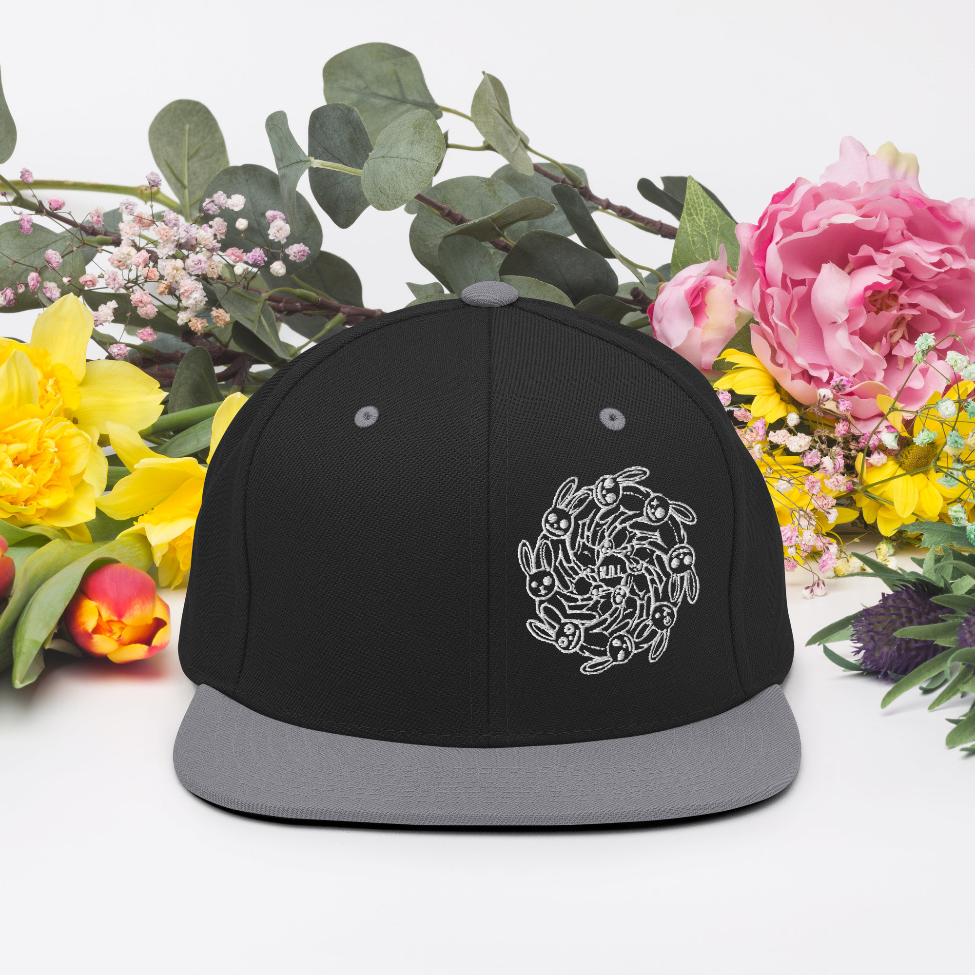 classic-snapback-black-silver-front-6a9e380e38e87.jpg